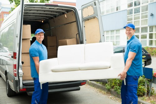Removal truck hire vehicle for a residential move in Sipson