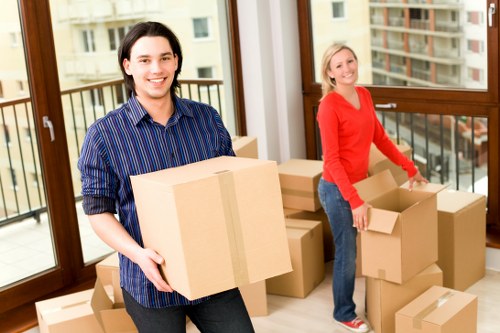 Local house moving service support for families and tenants in Sipson